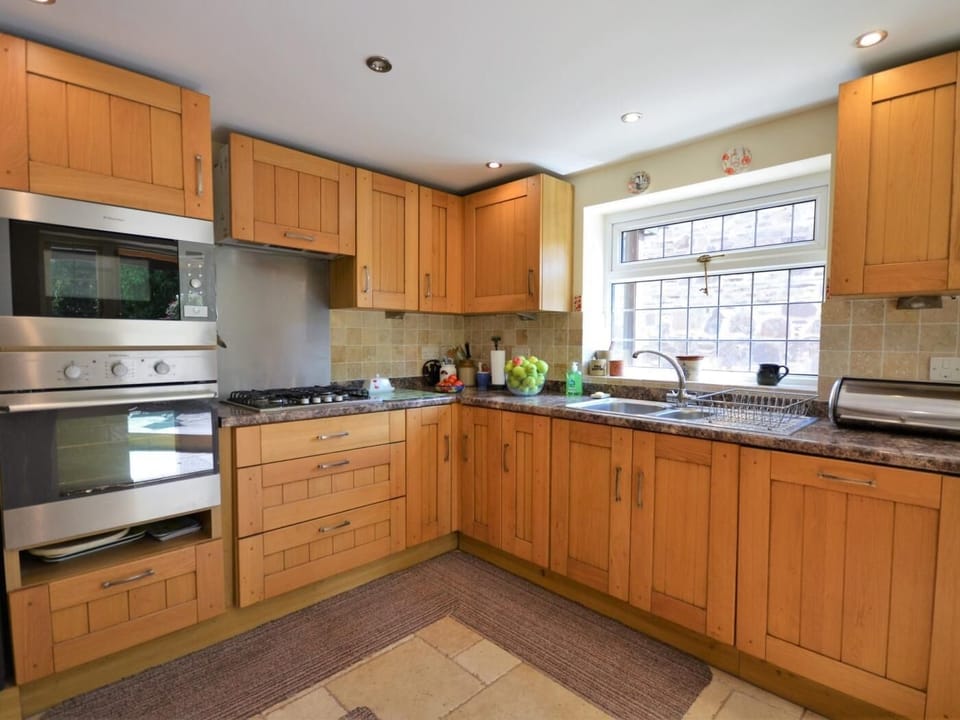 Lovely kitchen space to prepare a meal in