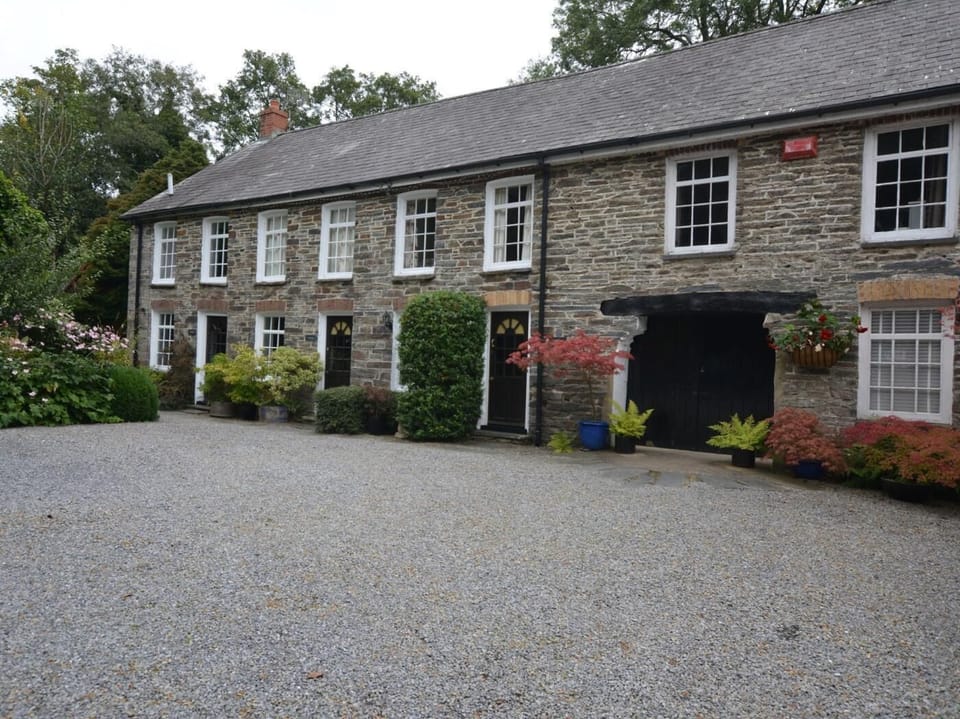 A beautiful courtyard cottage