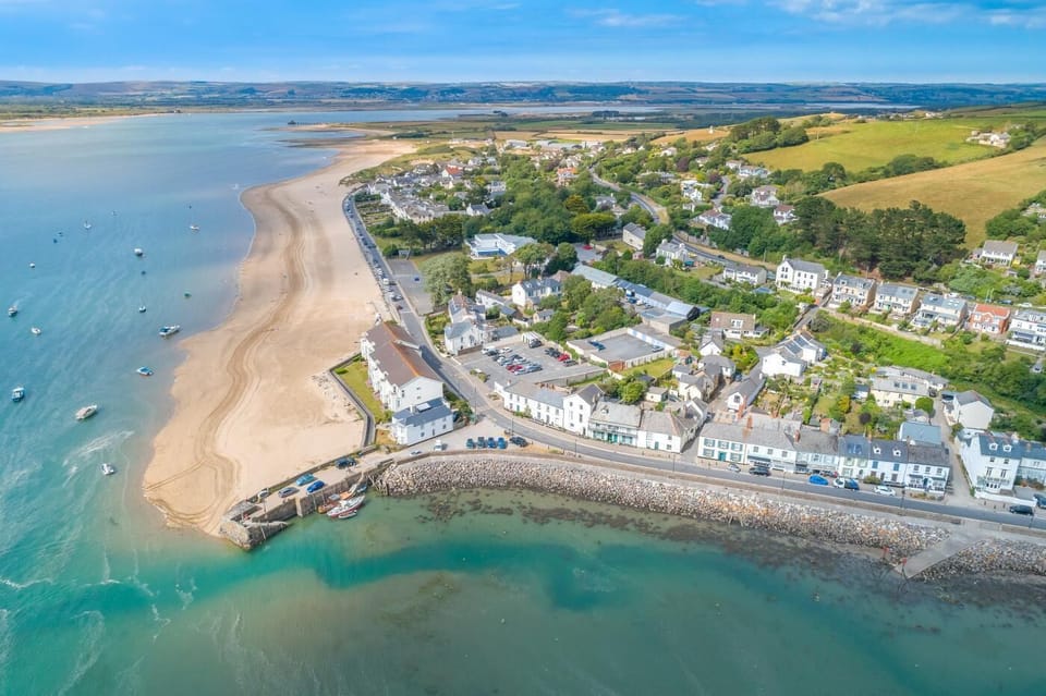 Instow located just 3.7 miles away!