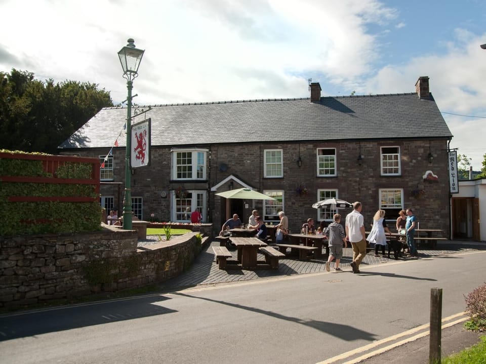 Village pub a short stroll away 
