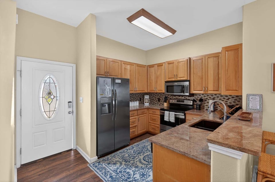 House, Multiple Beds (Four Winds) | Private kitchen
