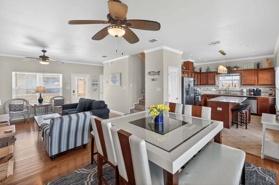 House, Multiple Beds, Garden View (Yellowfin Inn) | Interior