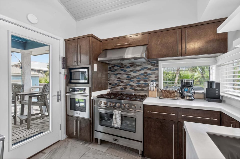 House, Multiple Beds, Pool Access, Pool View (High Tide Hideaway) | Private kitchen