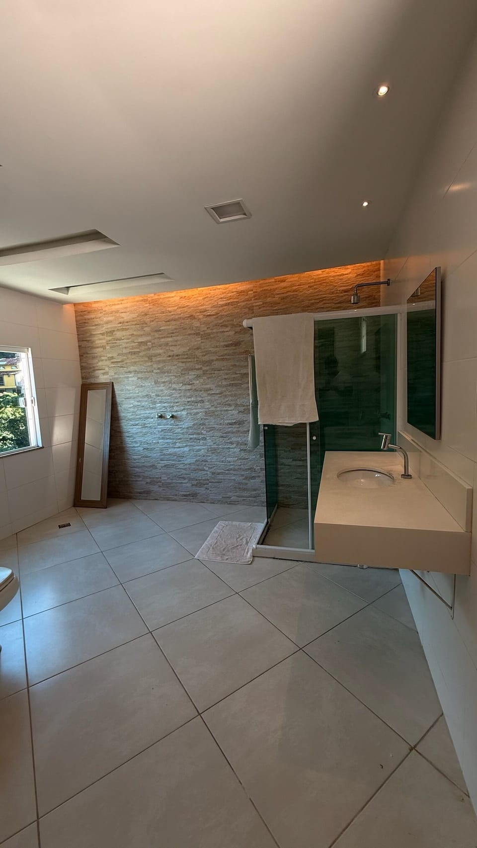 Deluxe Triple Room, Lagoon View | Bathroom | Shower, hair dryer (on request), towels, toilet paper