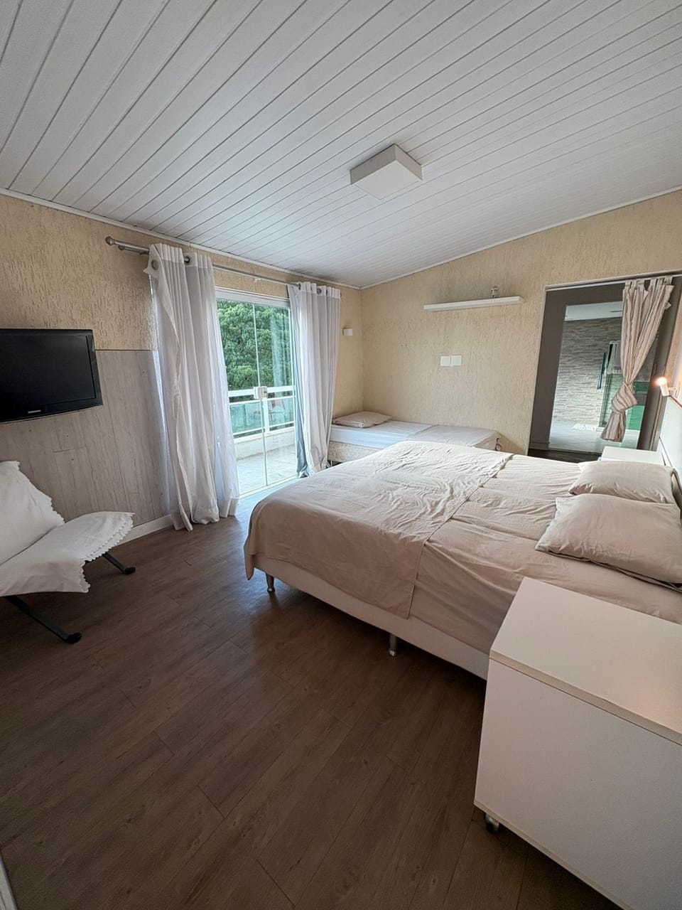 Deluxe Triple Room, Lagoon View | Iron/ironing board (on request), WiFi (free)