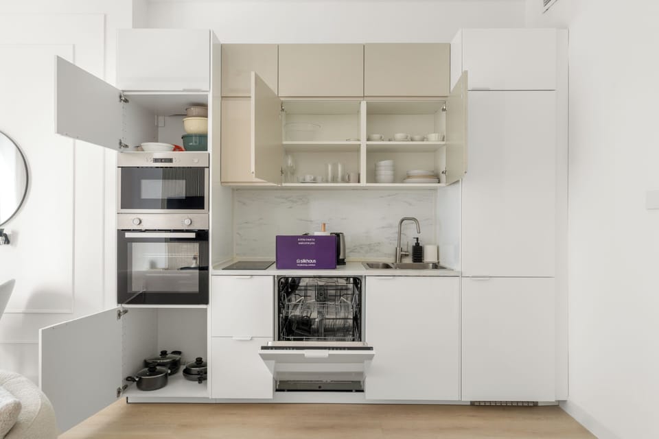 Junior Apartment, 2 Bedrooms | Private kitchen | Espresso maker, fridge, microwave, oven
