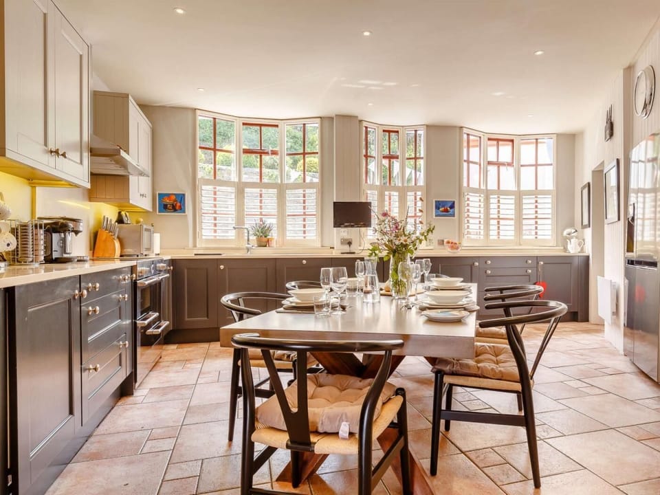 Fully equipped, modern kitchen