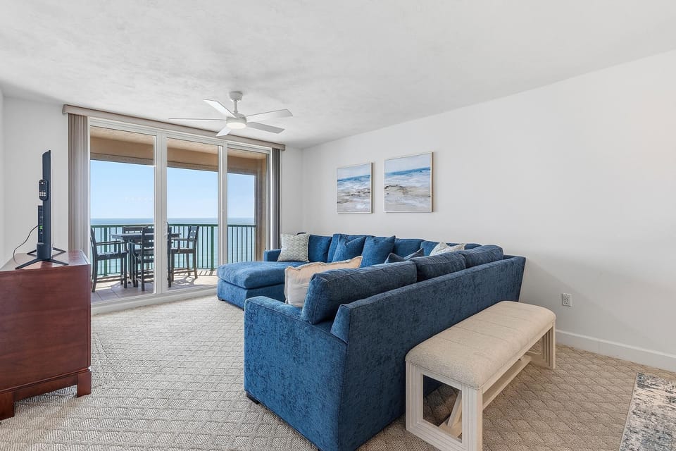 Condo, Multiple Beds (DiMucci Twin Towers 1402) | Living area