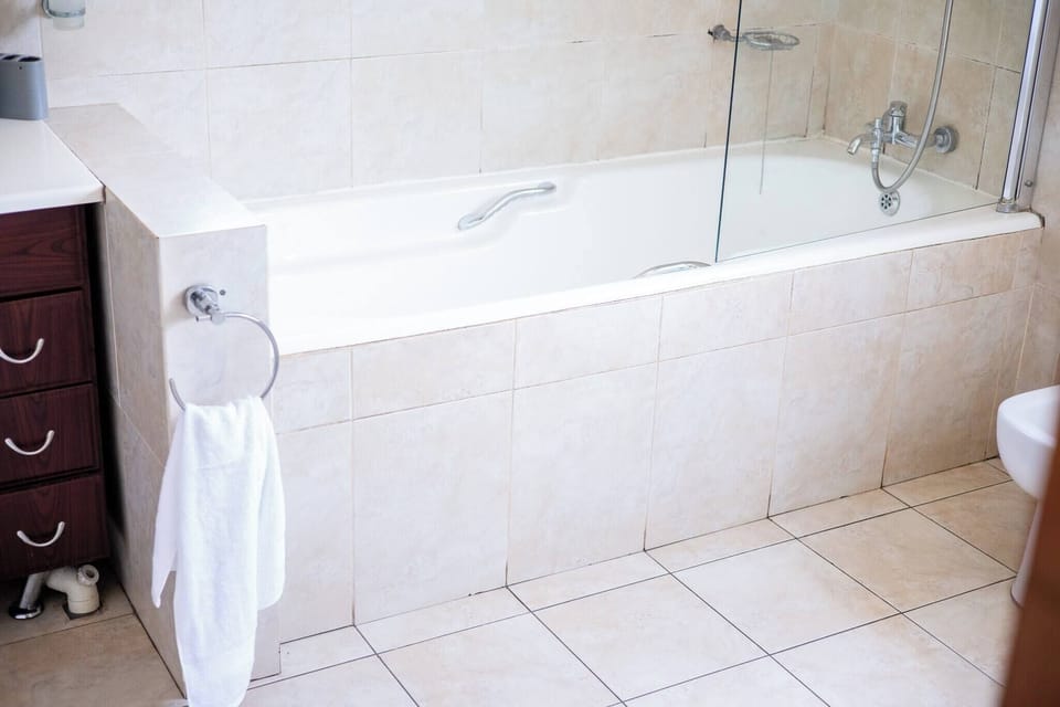 Shared Dormitory, 1 Bedroom, Smoking | Bathroom