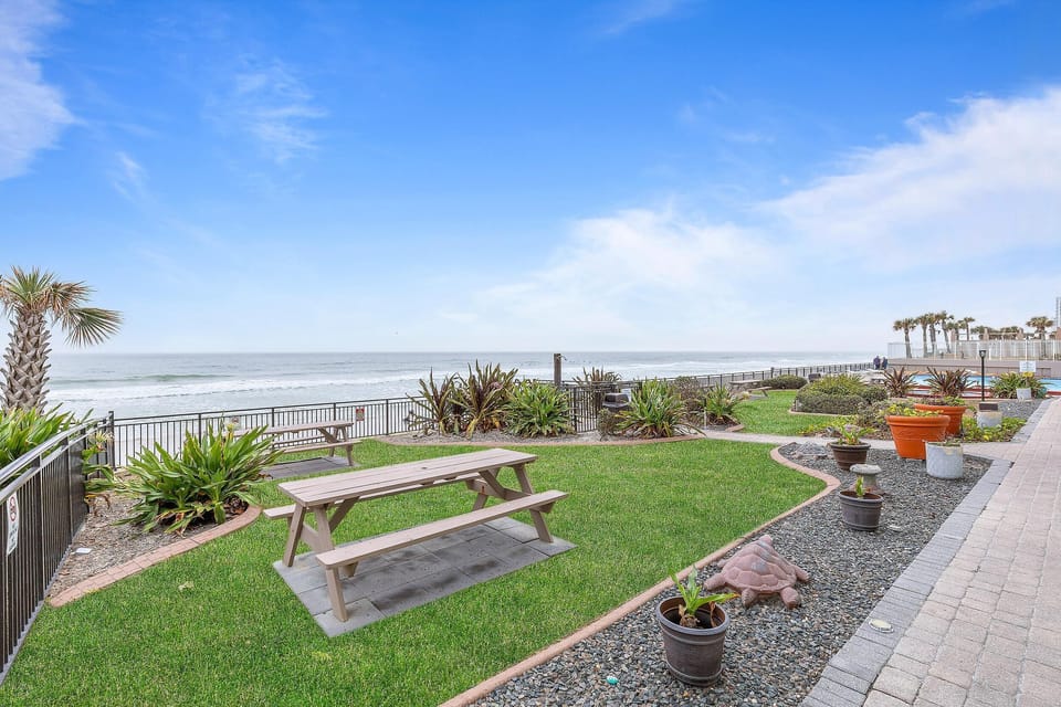 Condo, Multiple Beds (Oceanside Inn 605) | Outdoor dining