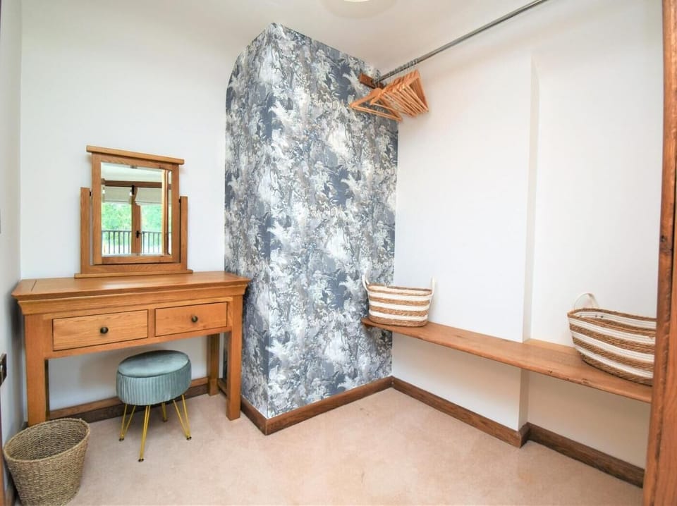 Master Bedroom walk-in dressing room