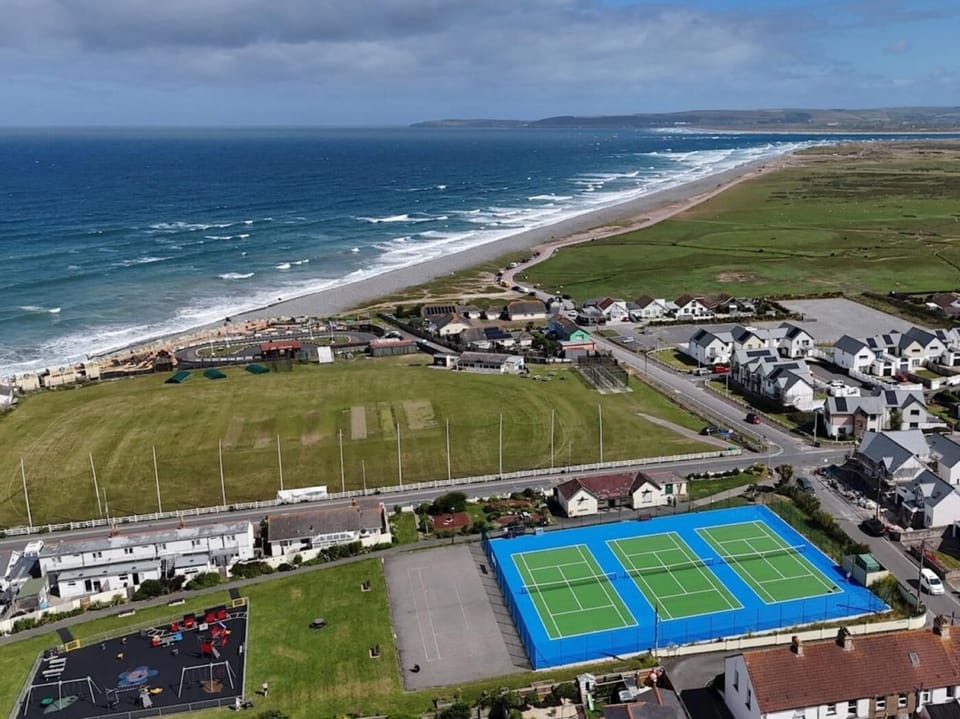 Public Tennis Courts nearby