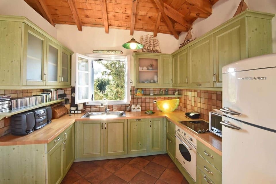 Kitchen - 2nd floor