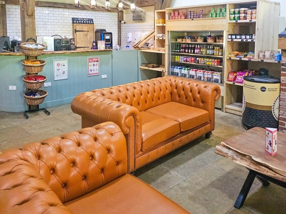 Shop and coffee / juice bar