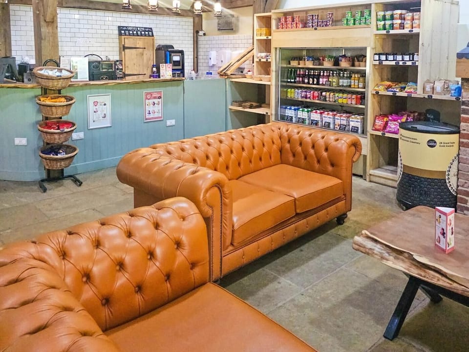 Shop and coffee / juice bar