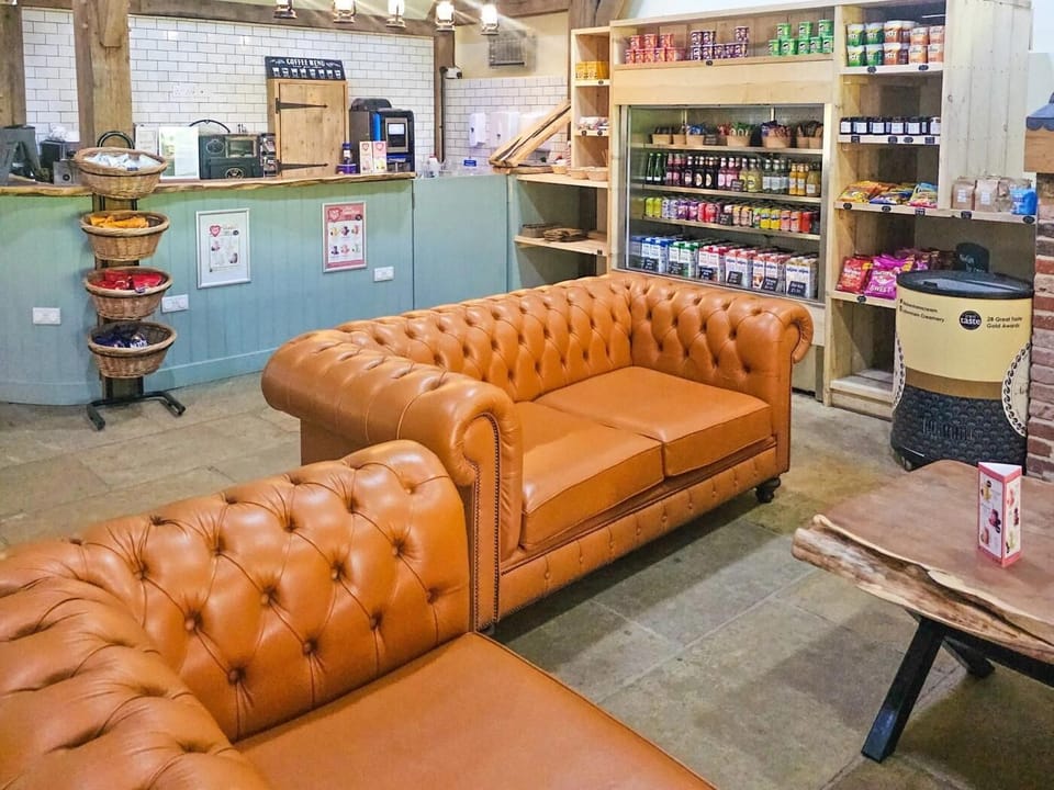 Shop and coffee / juice bar