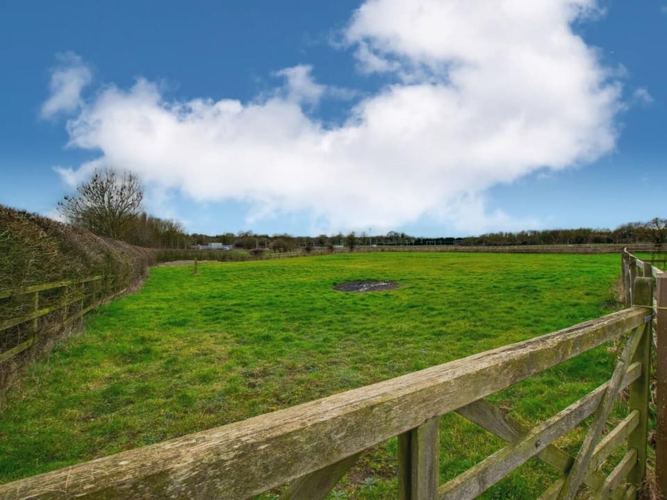 Dog friendly secure paddock to enjoy during your stay