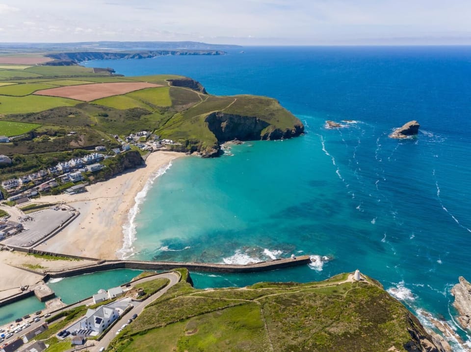 Close to a great cycling trail leading to Portreath