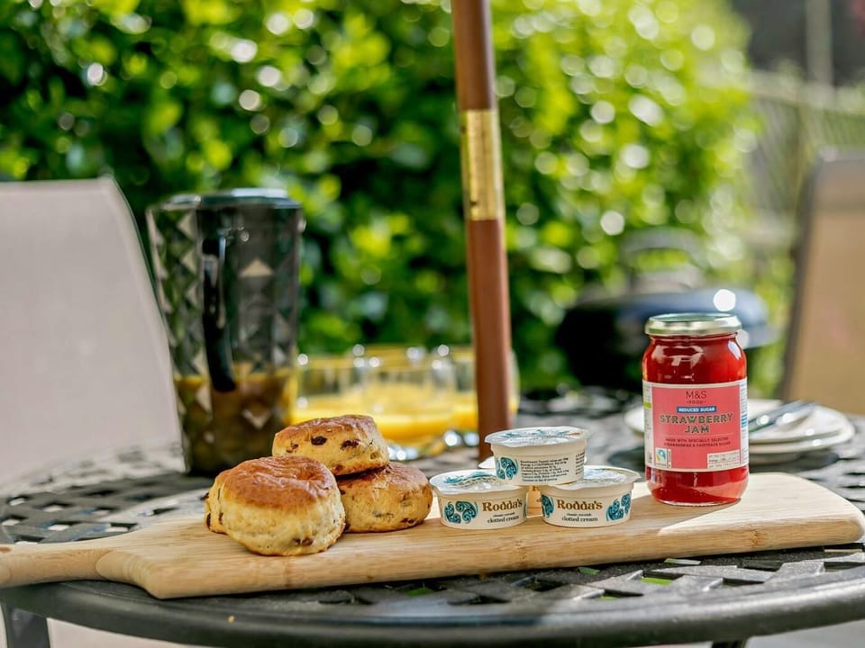 A perfect garden for afternoon tea