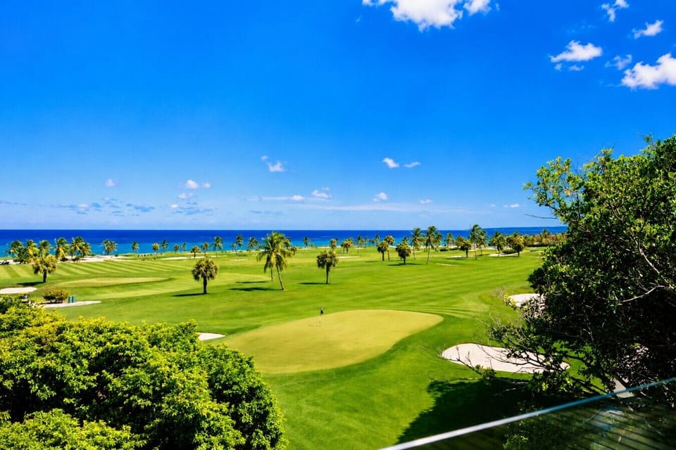 Golf Founders 28: View of Punta Espada golf course and the ocean from the property