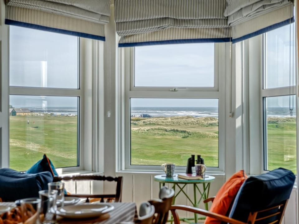 Panoramic sea views over Alnmouth’s scenic golf course and beach