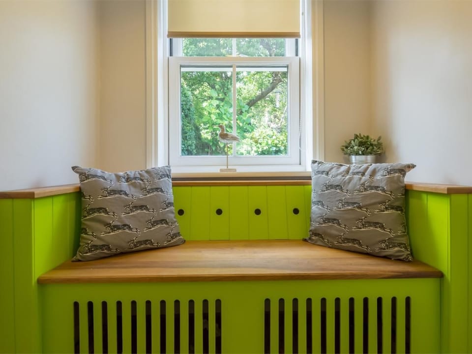 Property feature - window seating 