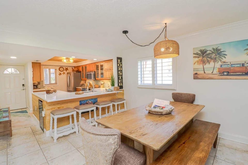 Condo, Multiple Beds, Pool View (Beach & Tennis 109) | 3 bedrooms, individually decorated, individually furnished, bed sheets