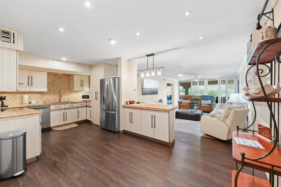 Condo, Multiple Beds, Pool View (Hibiscus D102) | Interior
