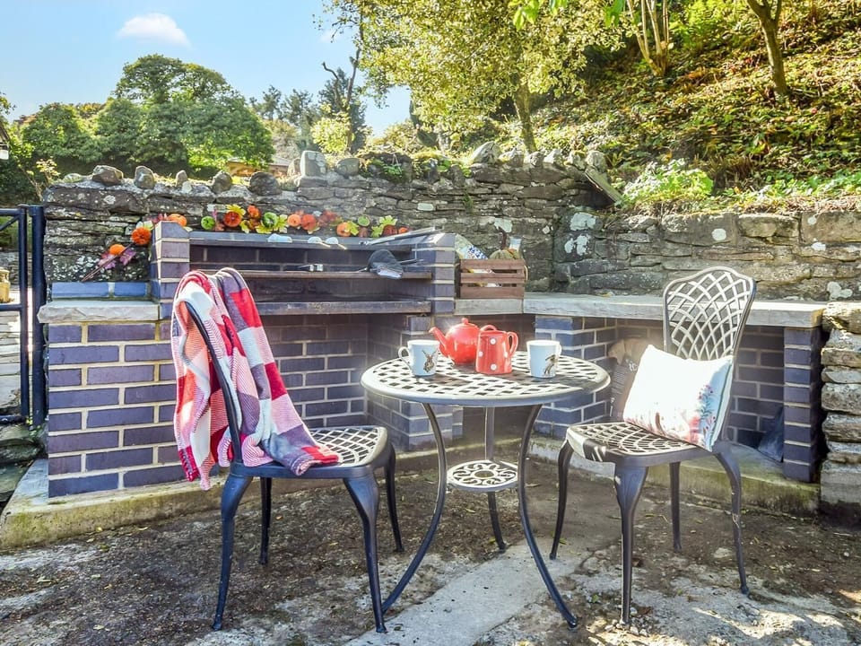 A new built-in BBQ, to dine al fresco!