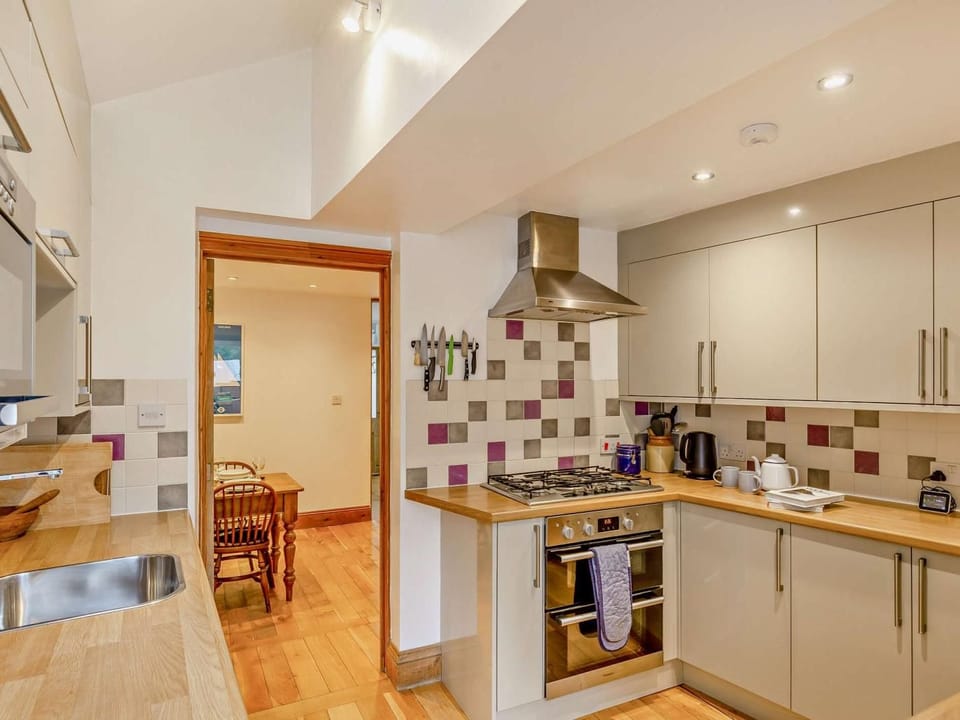 Rear Utility room with Wc