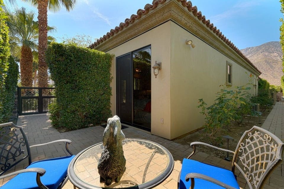 Guest Casita Private Patio With Pool Access