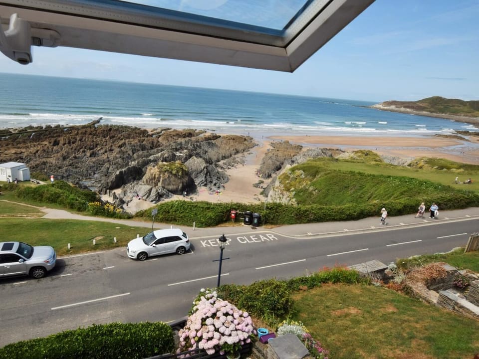 Beach/ocean view