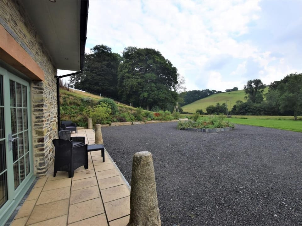 A cosy countryside retreat with plenty of walks from the door