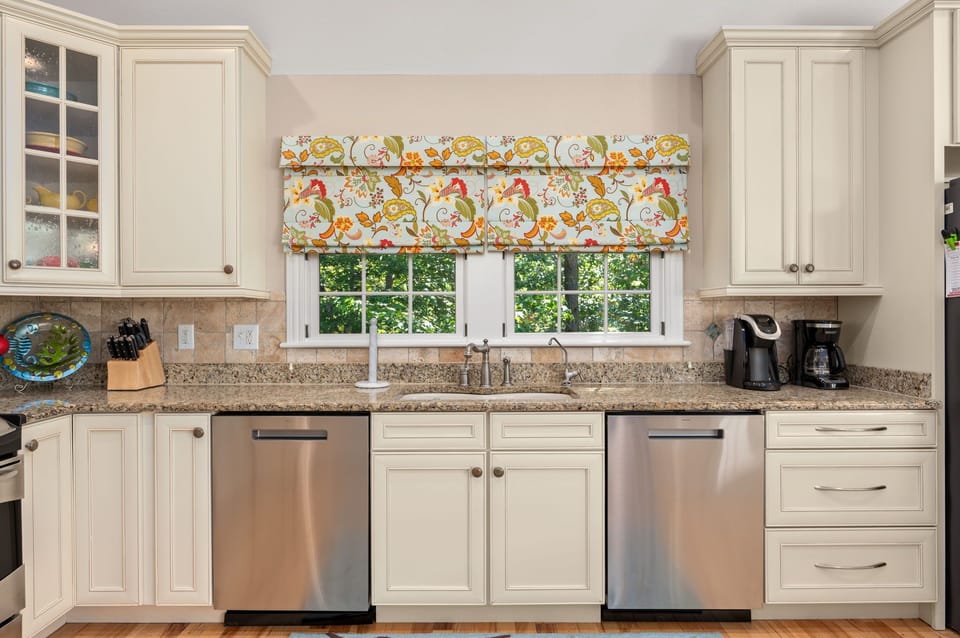 CC059: Sweet Retreat | TL Kitchen