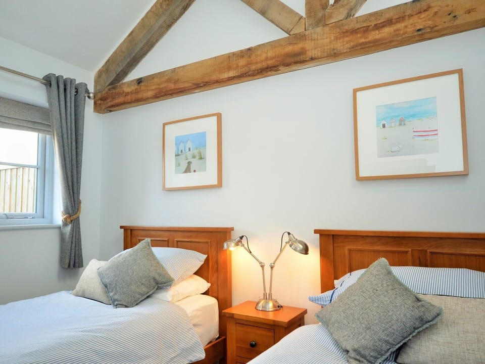 Twin bedroom on ground floor