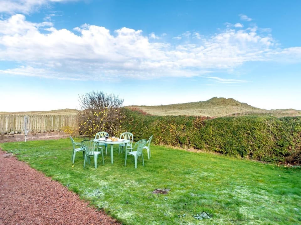 A stones throw to the beach!