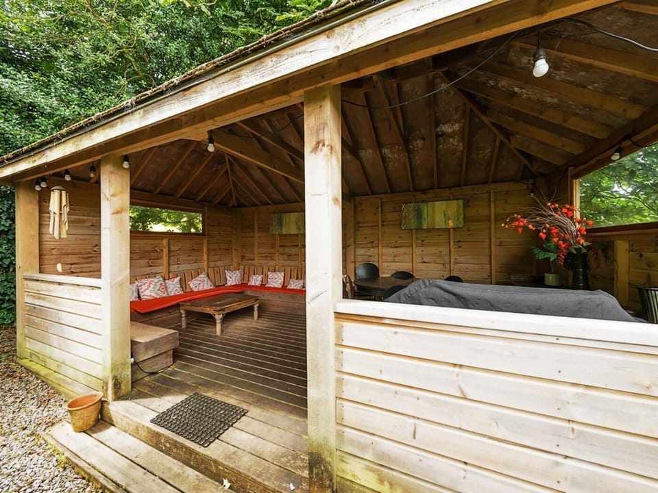 BBQ hut