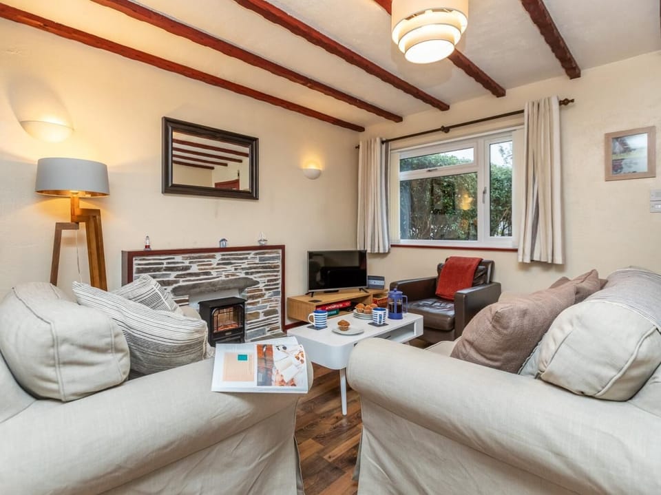 Loung with comfortable seating 