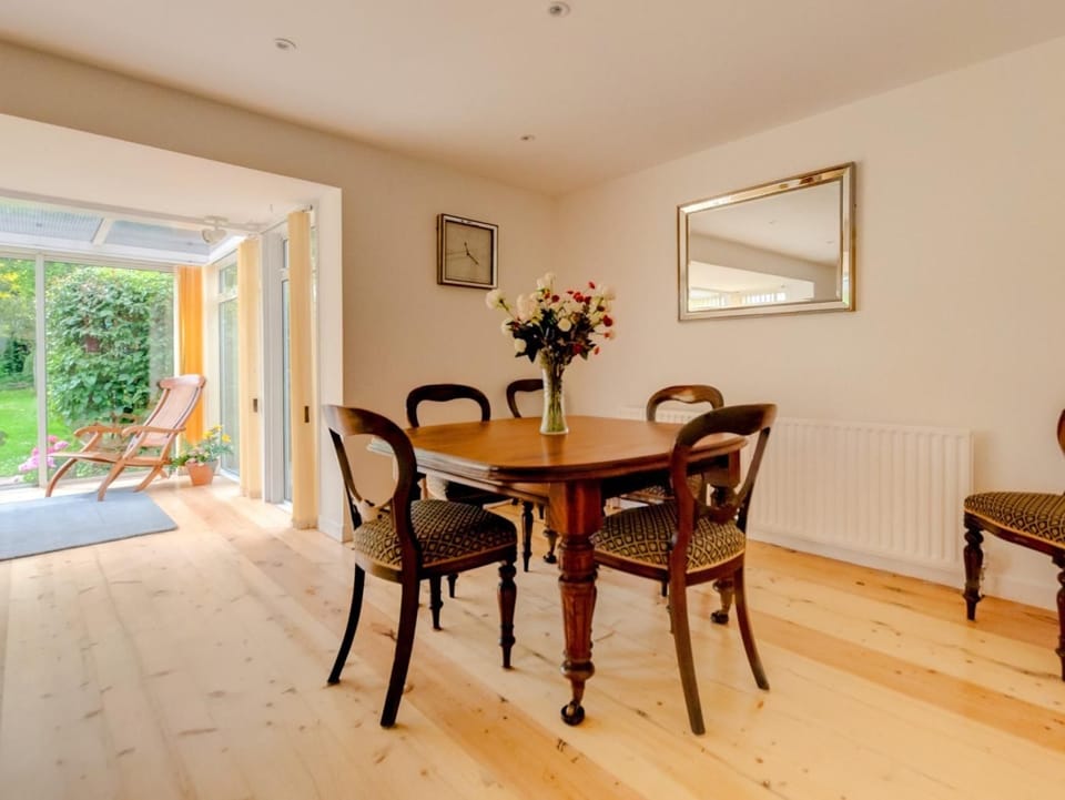 Space in which to enjoy leisurely meals