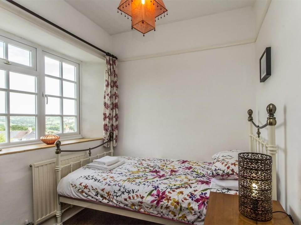 Cosy single bedroom on the first floor