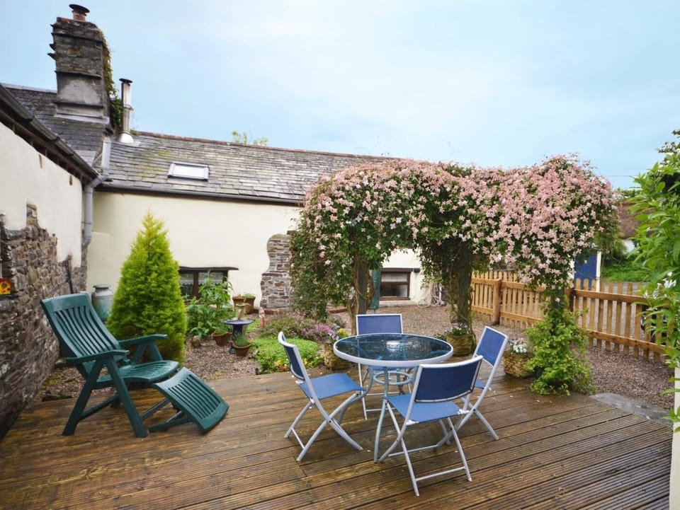 Enclosed rear garden for all the family to enjoy