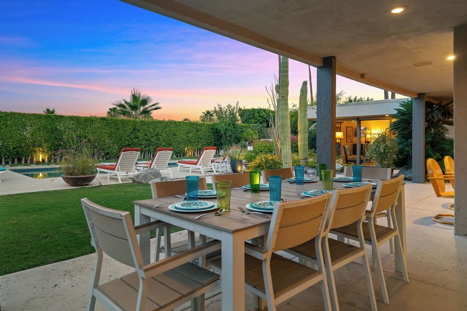 Outdoor dining