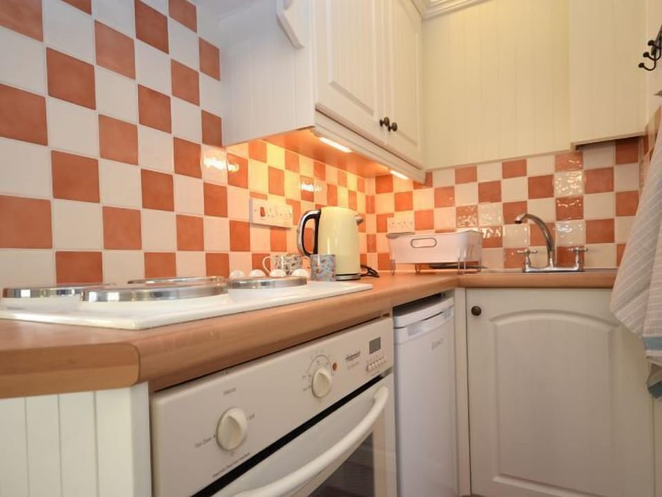 Compact kitchen area