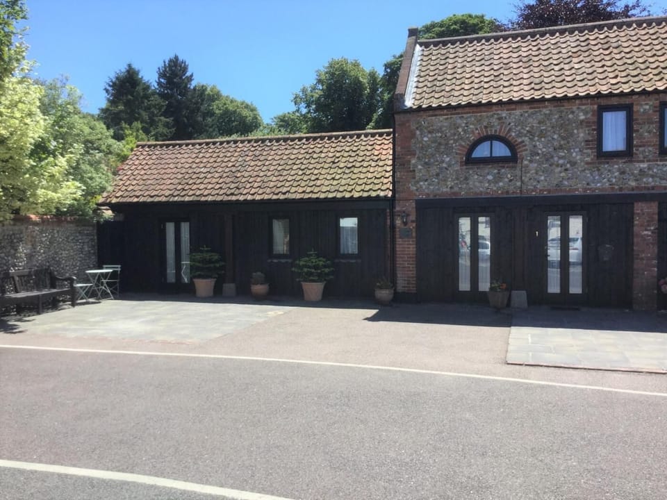 Arriving at the coach house