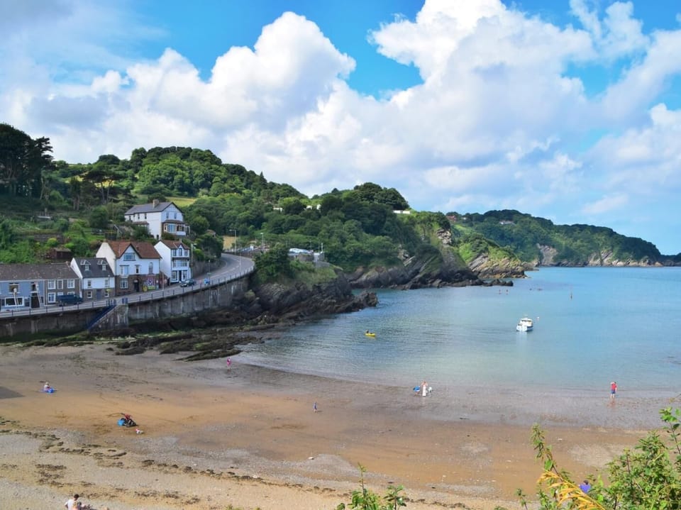 Short stroll to the beach and all Combe Martin amenities 