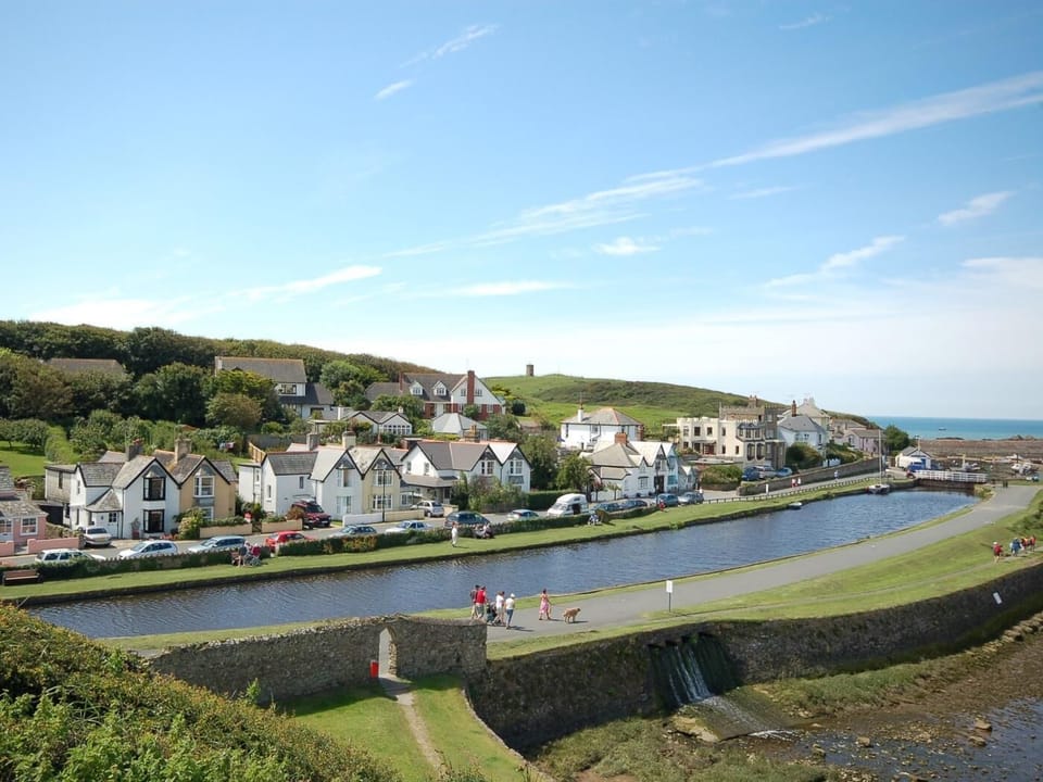 Take a stroll along the canal in Bude towards the sea lock
