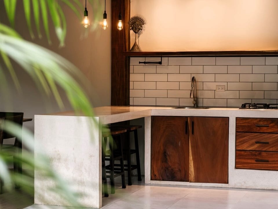 Comfort Apartment, 1 Queen Bed | Private kitchen | Stovetop, coffee/tea maker, electric kettle, toaster