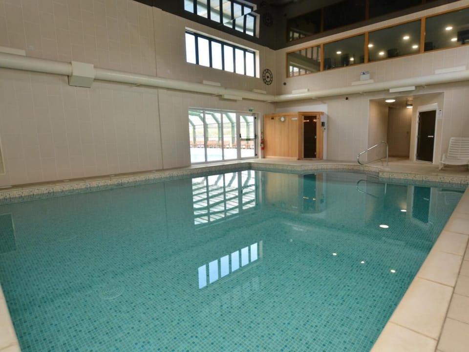 On site health club (charges apply) with indoor pool, steam room, sauna and gym