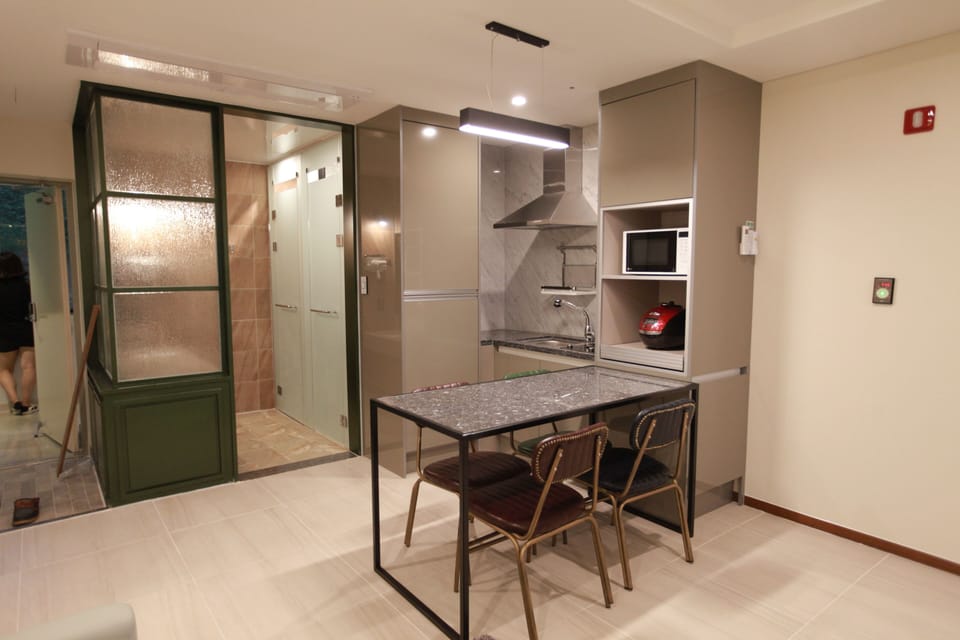 Standard Double Room, Balcony | WiFi (free), individually decorated, individually furnished