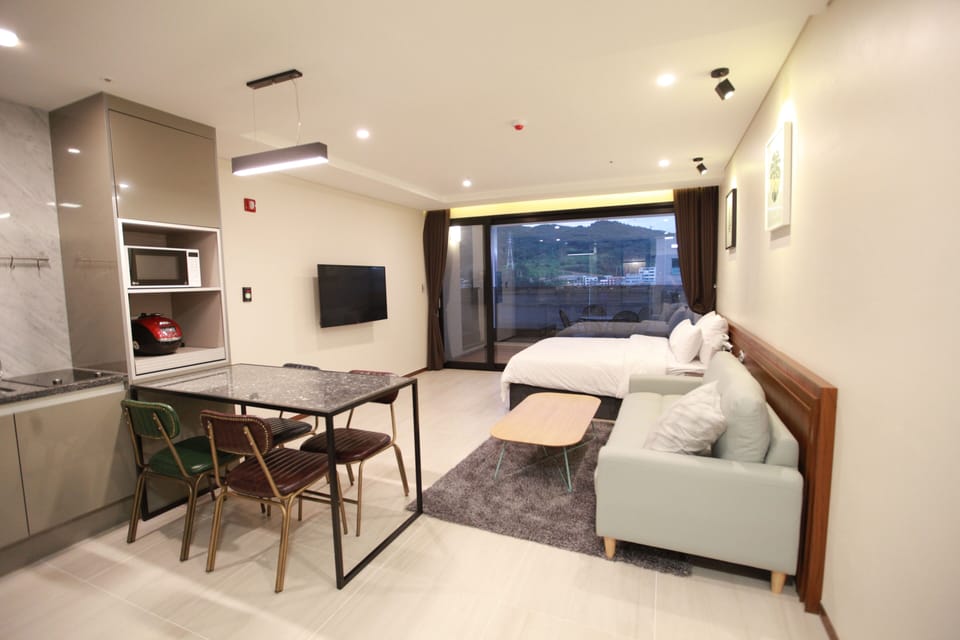 Standard Double Room, Balcony | WiFi (free), individually decorated, individually furnished